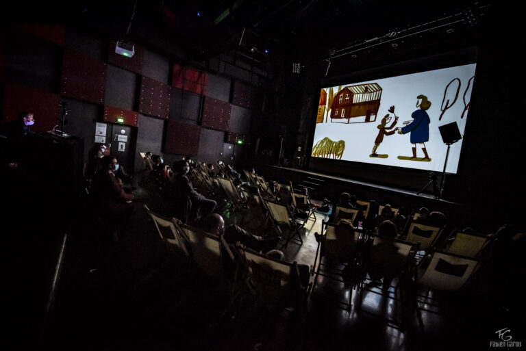 Projection de courts-métrages pour enfants lors du Festival Récréaction organisé au Temps Machine de Joué-lès-Tours de 2020 à 2023